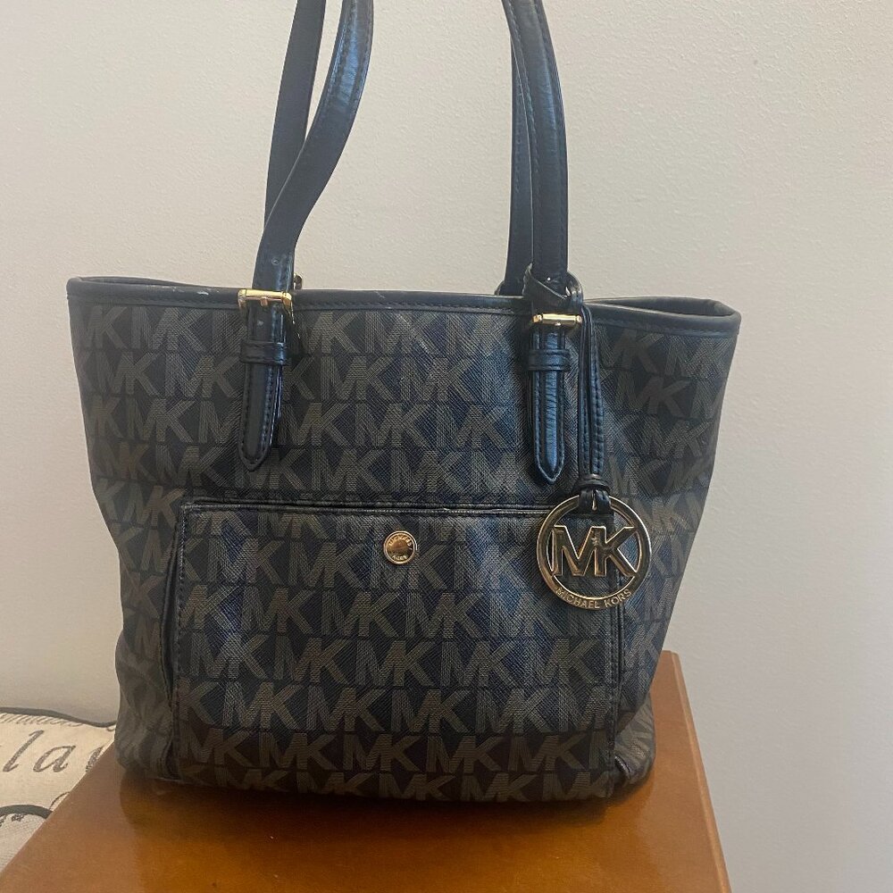 Michael Kors small shoulder bag